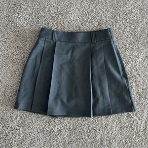 GU— Pleated Mini Skirt